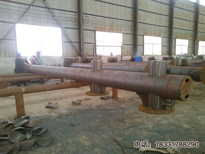 Φ273、Φ325懸臂式交通標(biāo)志桿加工廠家